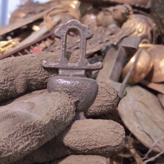 温***司闪电购铜摆件工艺品