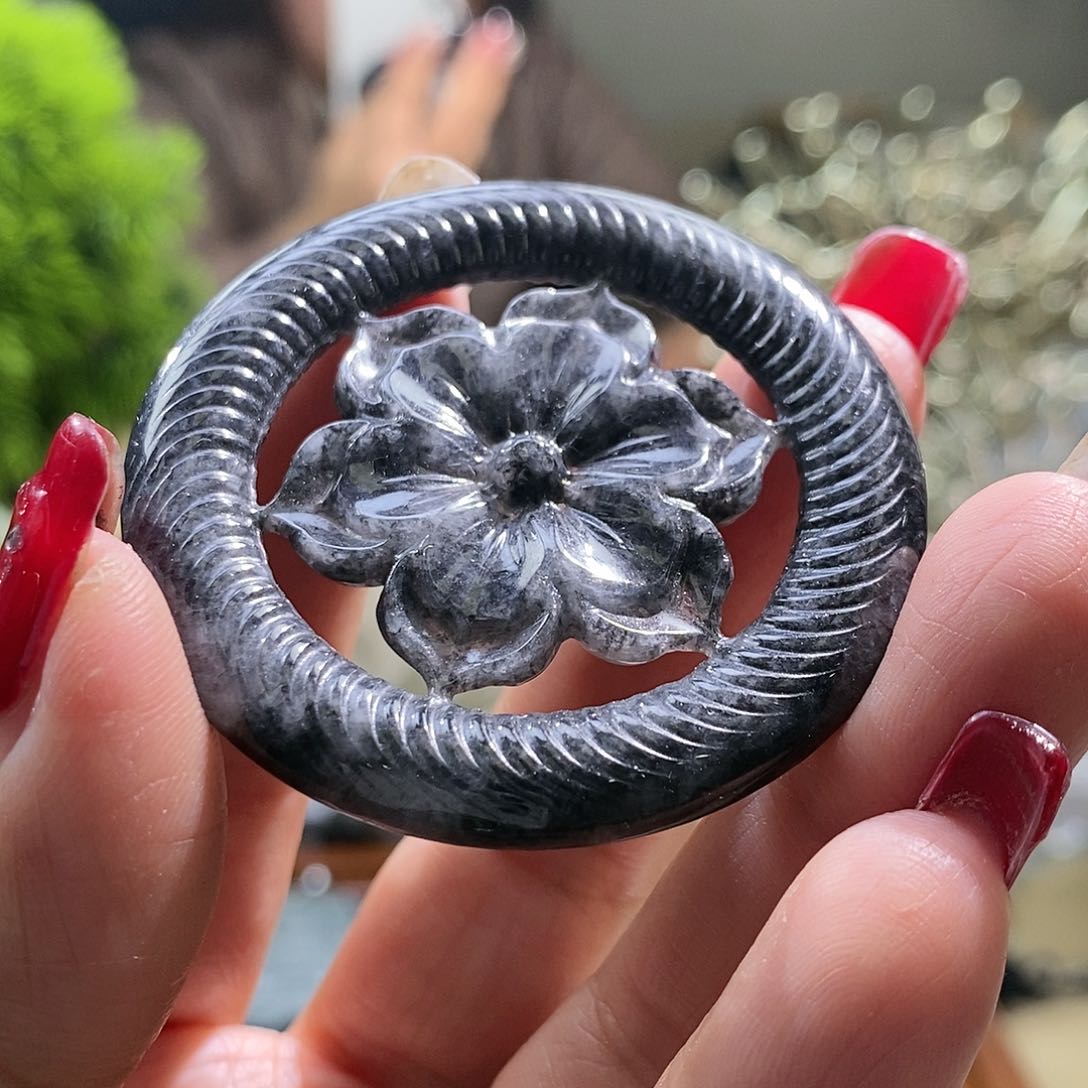 【闪购商品】翡翠颈饰未镶嵌花