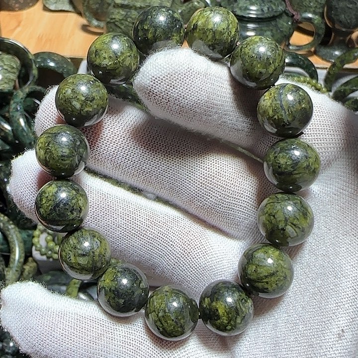 蛇纹石玉手串1.4cm未镶嵌