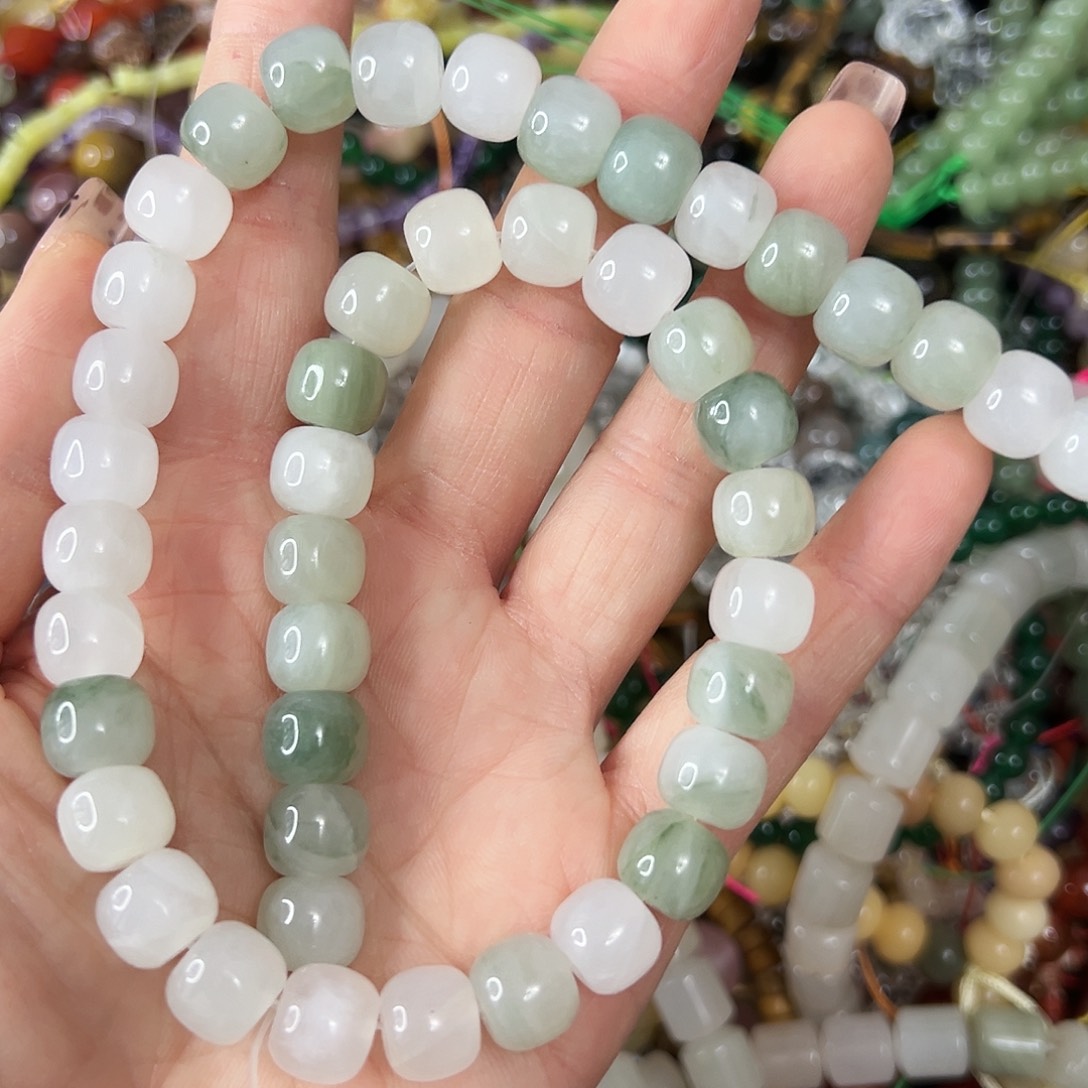 小***蜂玛瑙/玉髓未镶嵌珠宝半成品，卡10天山翠一条
