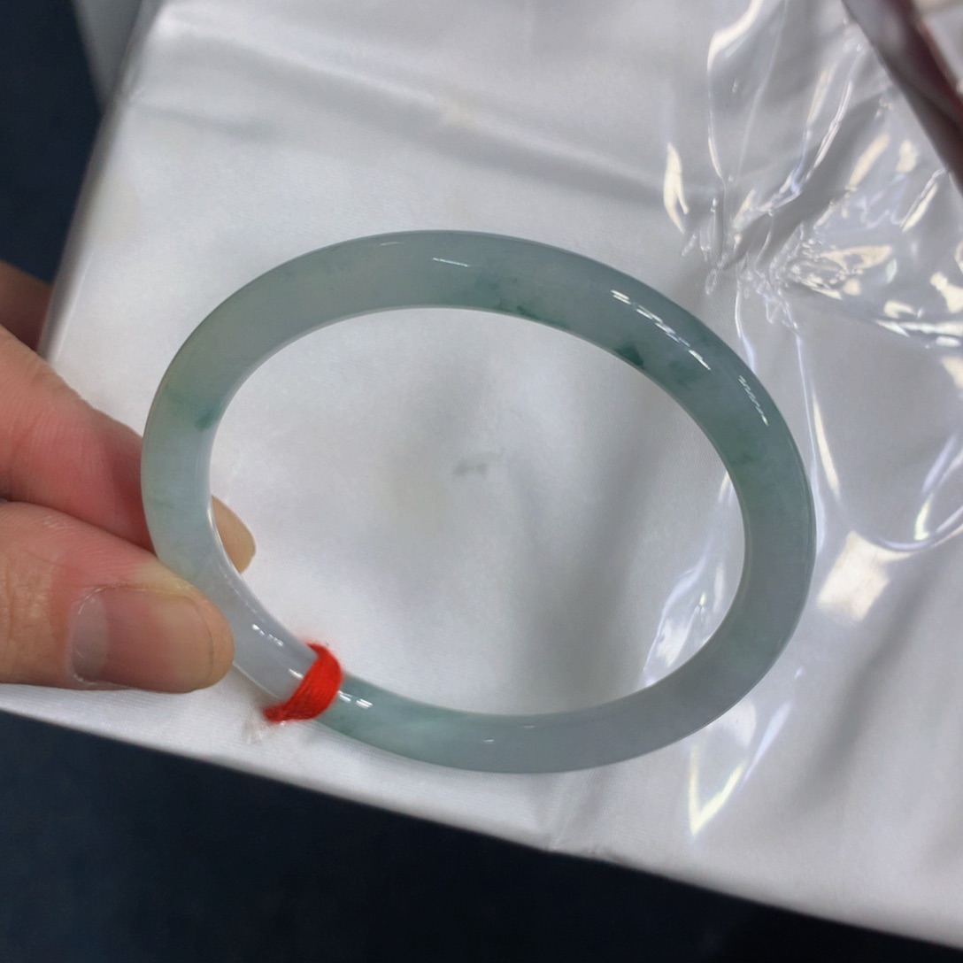 翡翠手镯（圆镯）未镶嵌翡翠（叮当）