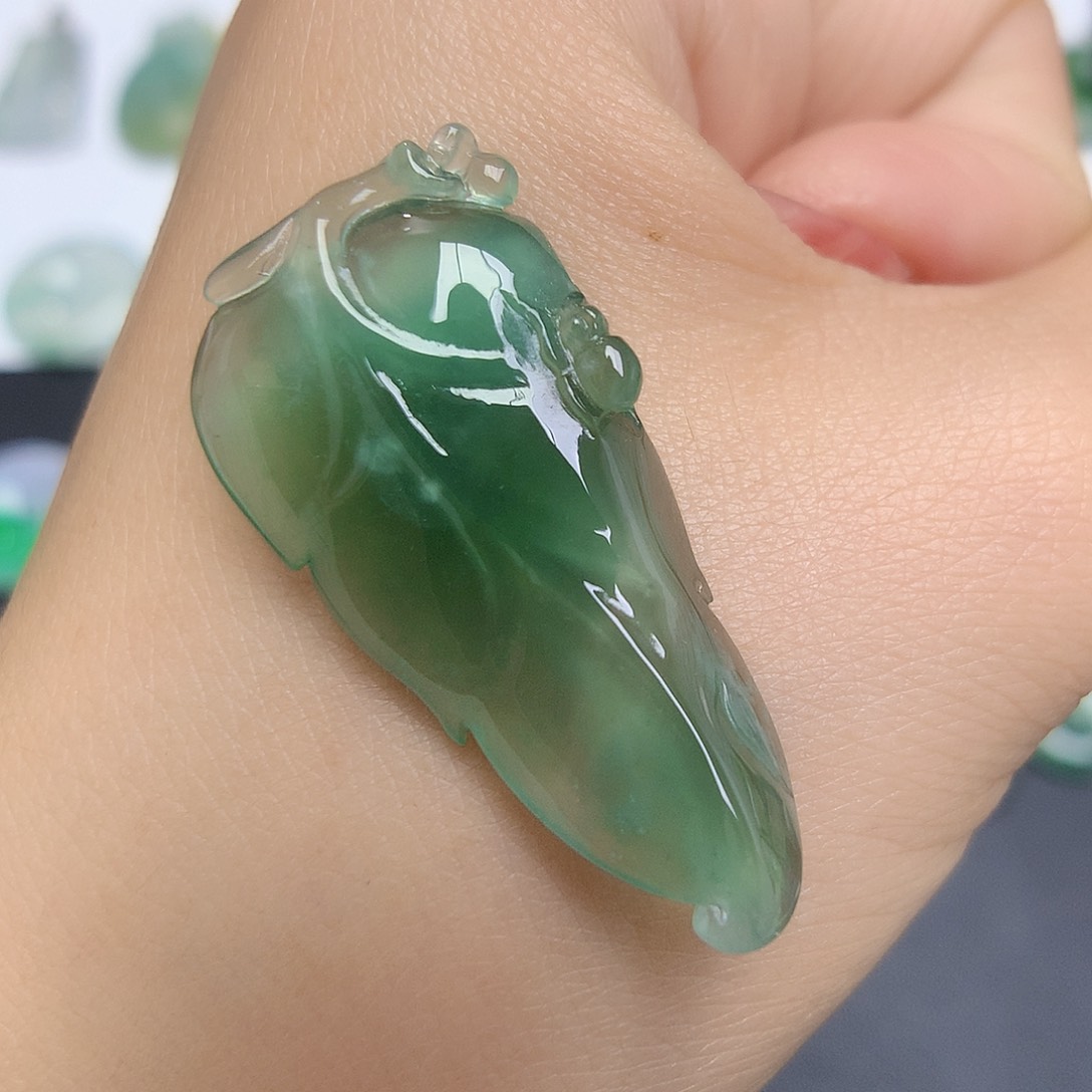 翡翠颈饰未镶嵌菩提叶