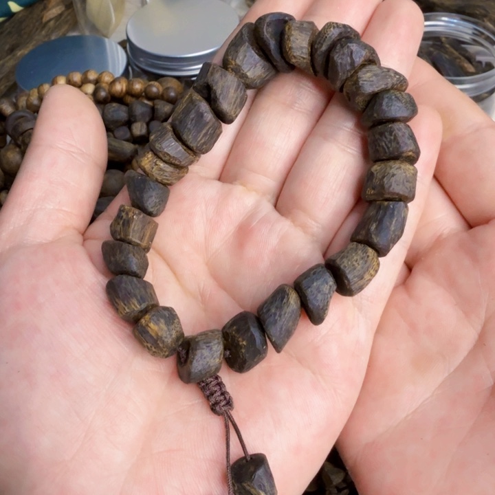 沉香手串༺*༻棋楠沉香沉水树钉手串22克+