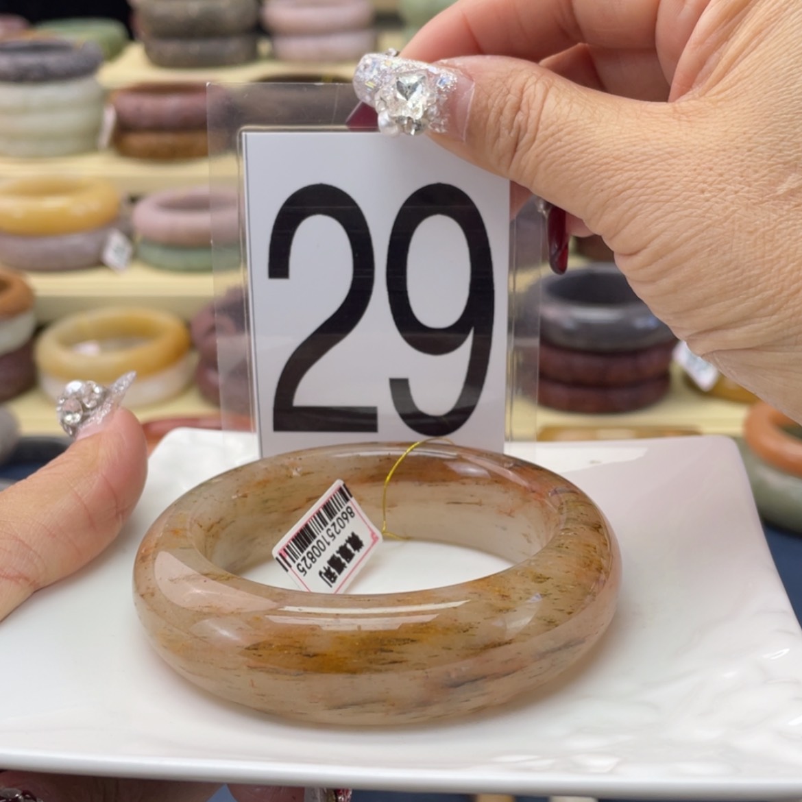 【闪购商品】石英质玉手镯未镶嵌