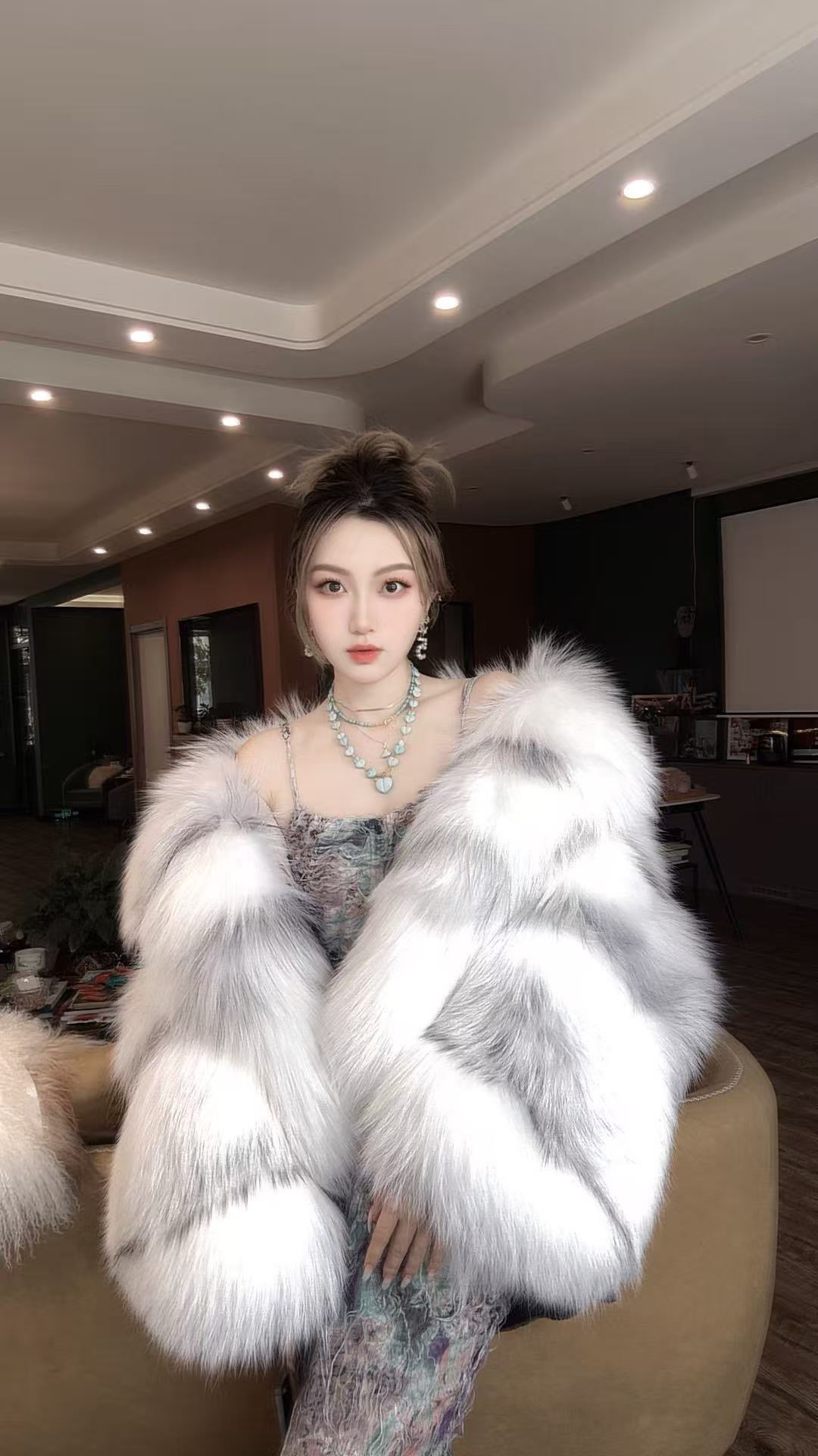 中长款常规圆领立领短款通勤白色系度假风