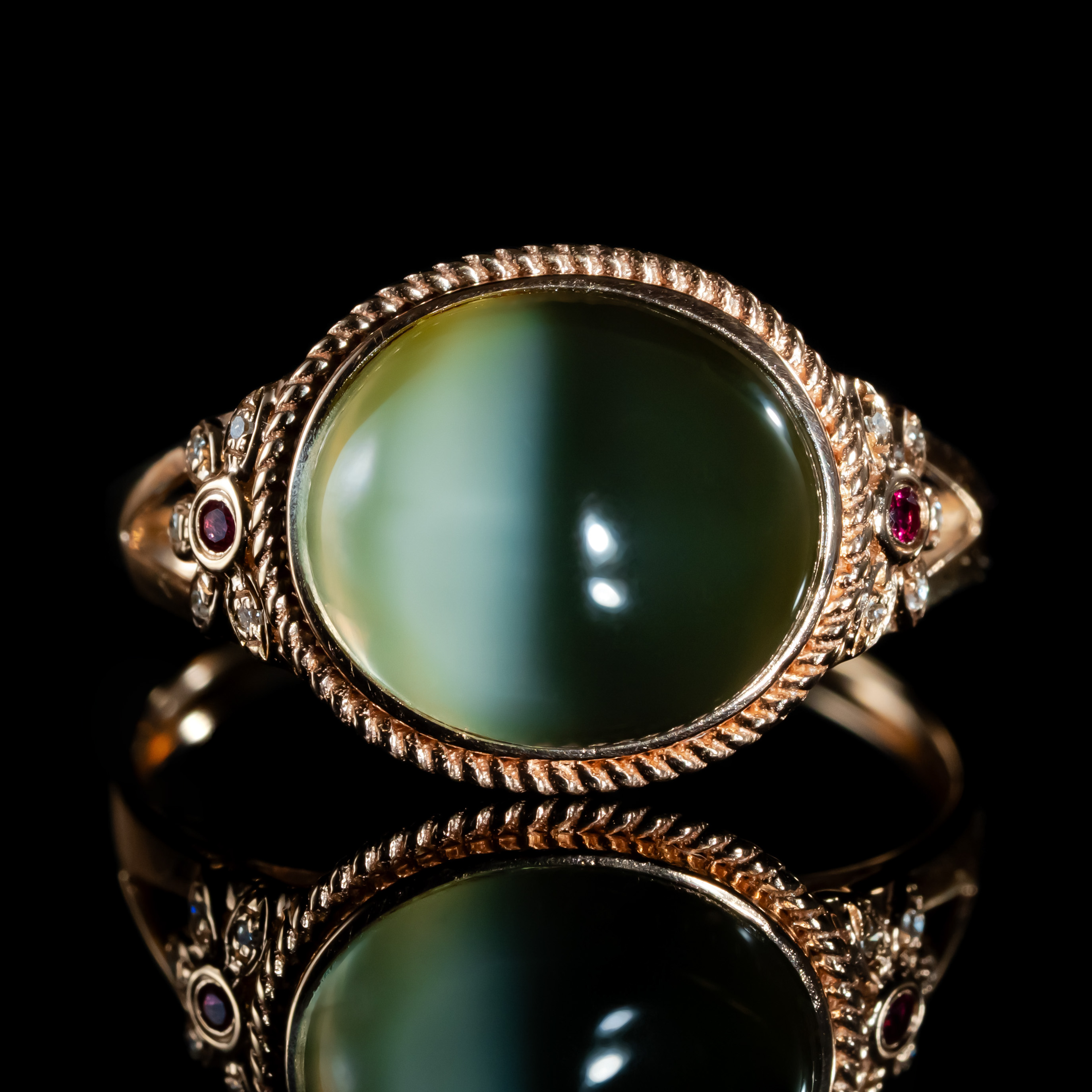 周陶陶｜青隙｜和田玉猫眼戒指 18K金镶嵌 感光均匀 日常佩戴款