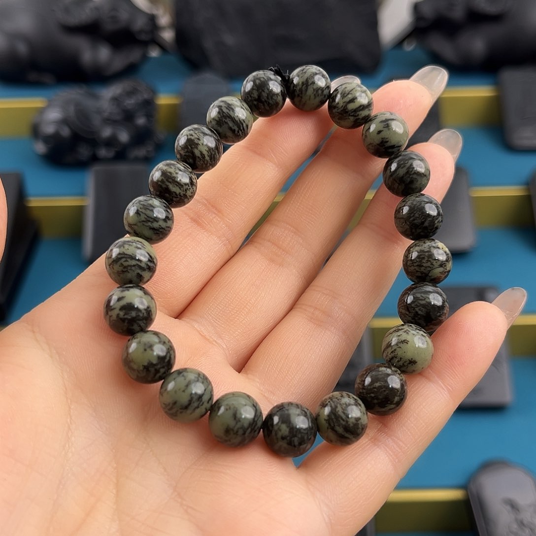 和田玉（糖玉）新疆且末糖草花糖未镶嵌