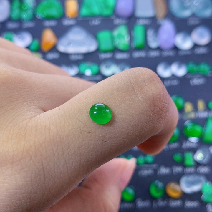 翡翠未镶嵌颈饰蛋面