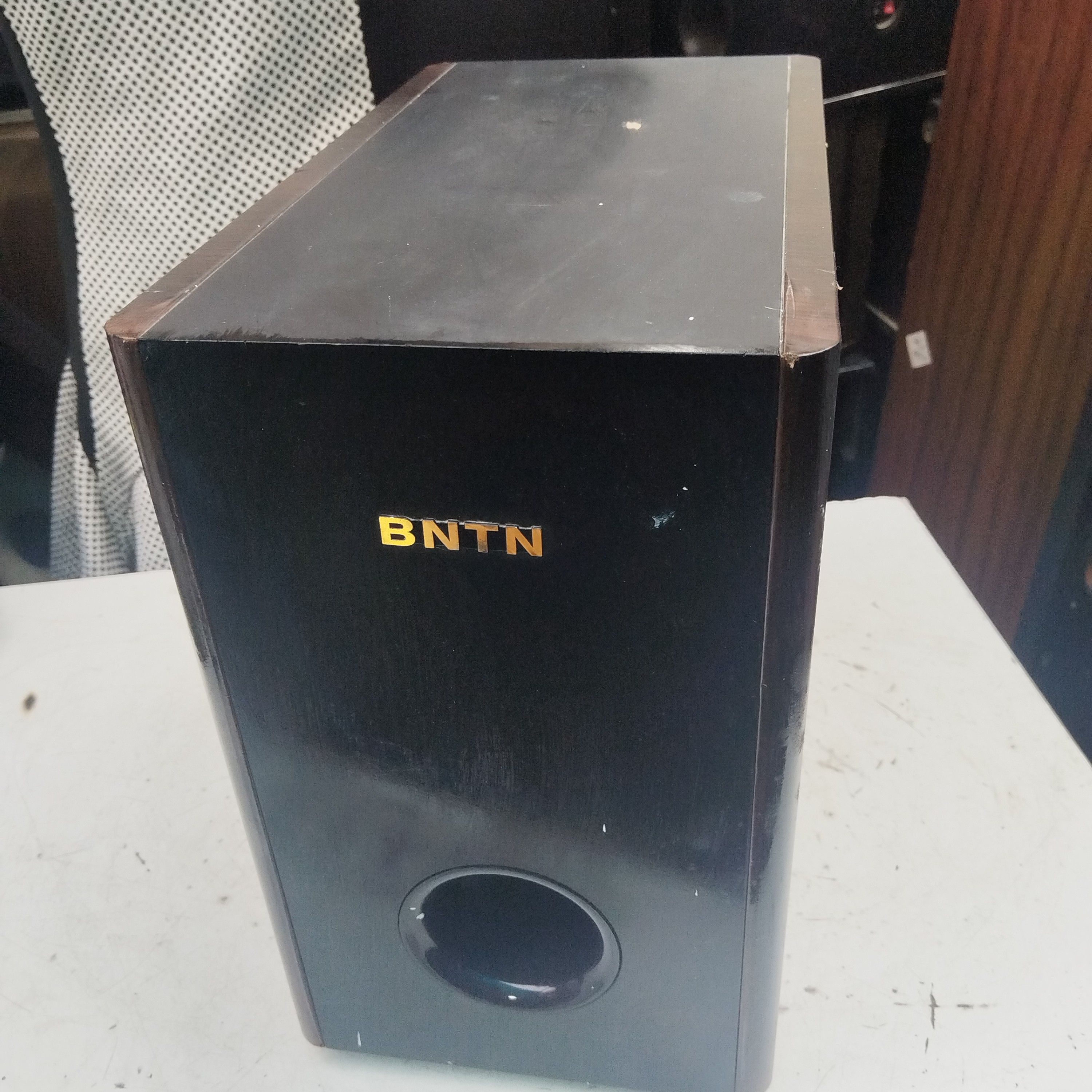 8新  合资低音炮一台，不包邮，不支持七天无理由退货