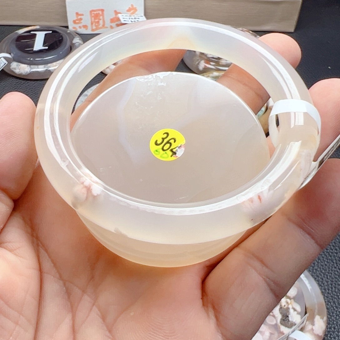道***风石英质玉手镯未镶嵌60