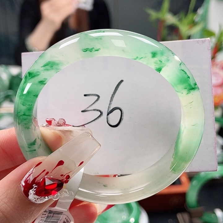 石英质玉手镯未镶嵌天然A货非洲翠手镯