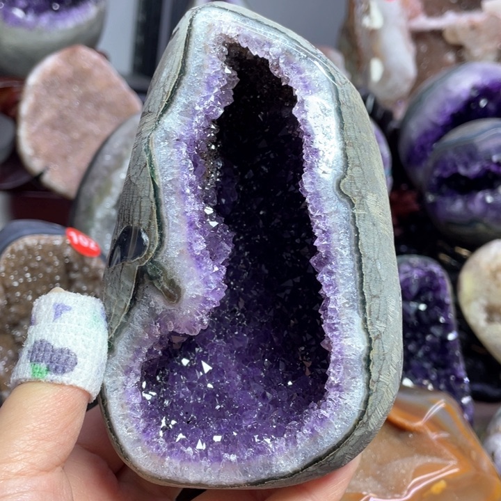 水晶摆件未镶嵌捡漏