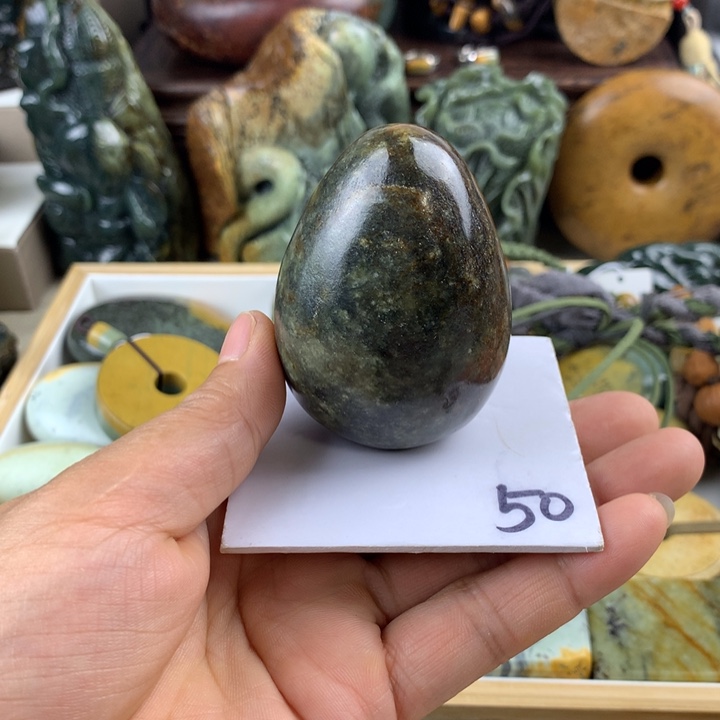 岫岩河磨玉（透闪石质玉）未镶嵌珠宝奇石