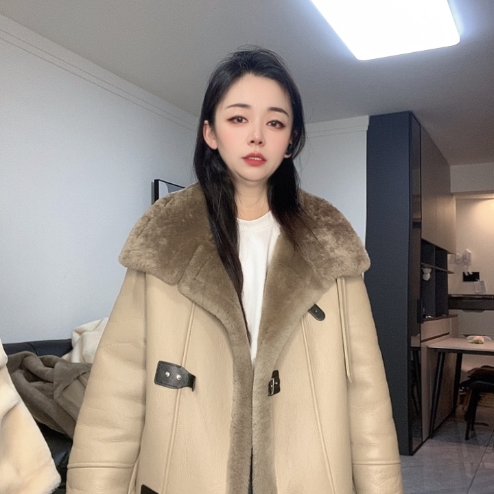 绵羊皮美丽奴皮毛一体M110，L120，XL130斤拍下备注尺码