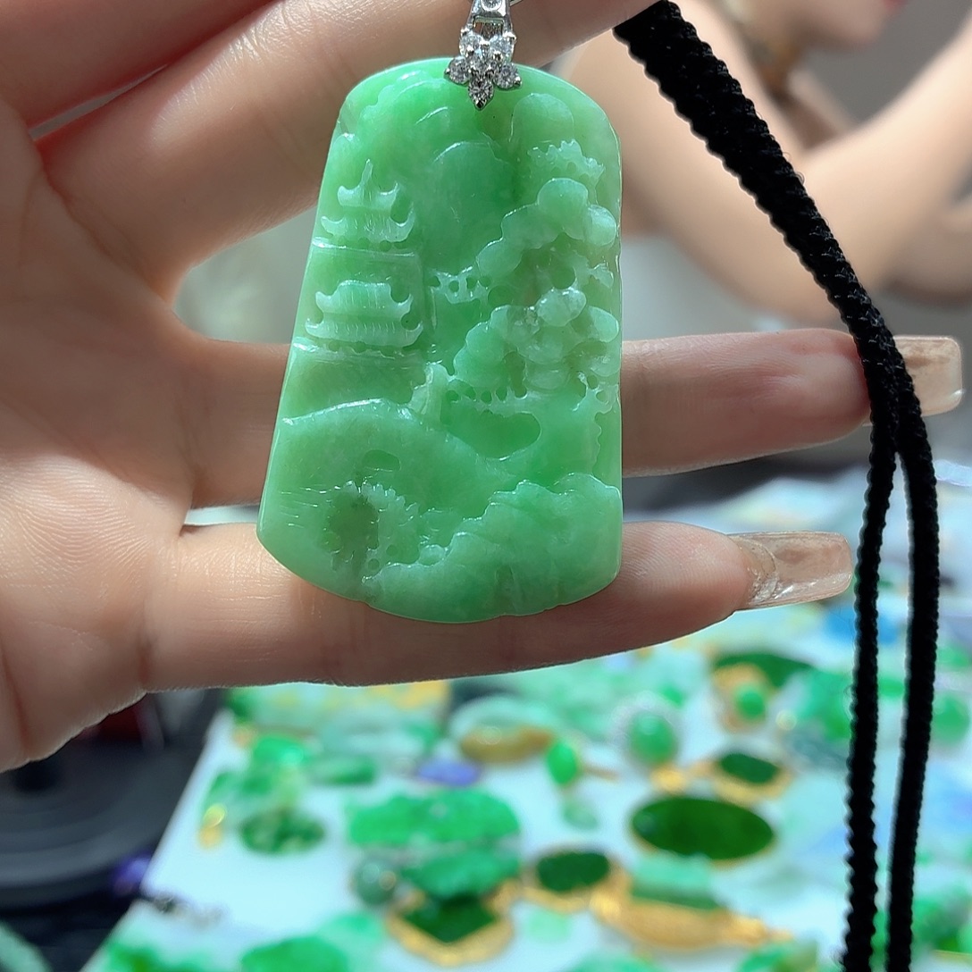 颈饰未镶嵌翡翠翡翠