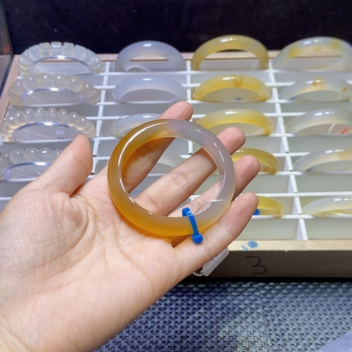 玛瑙/玉髓未镶嵌手镯