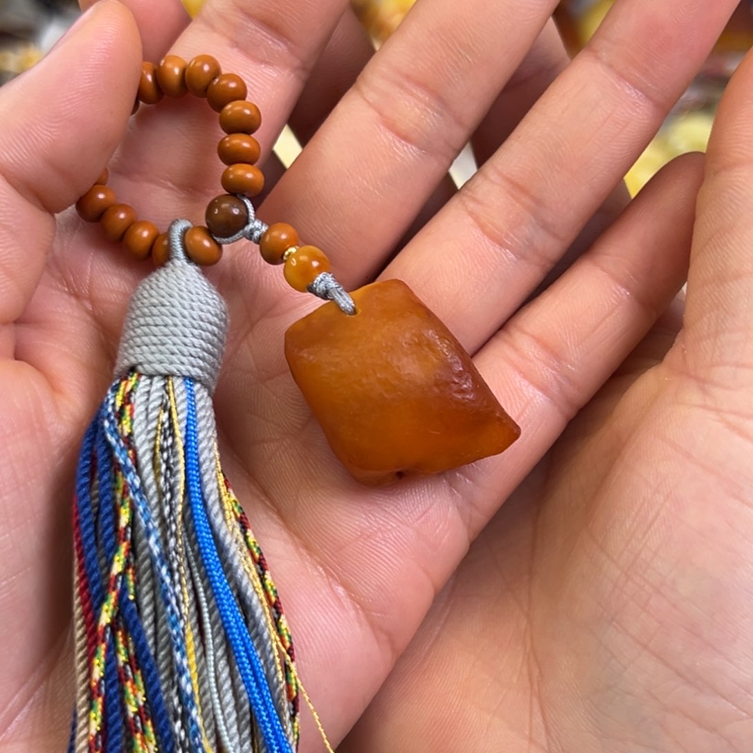 蜜蜡裸石未镶嵌蜜蜡