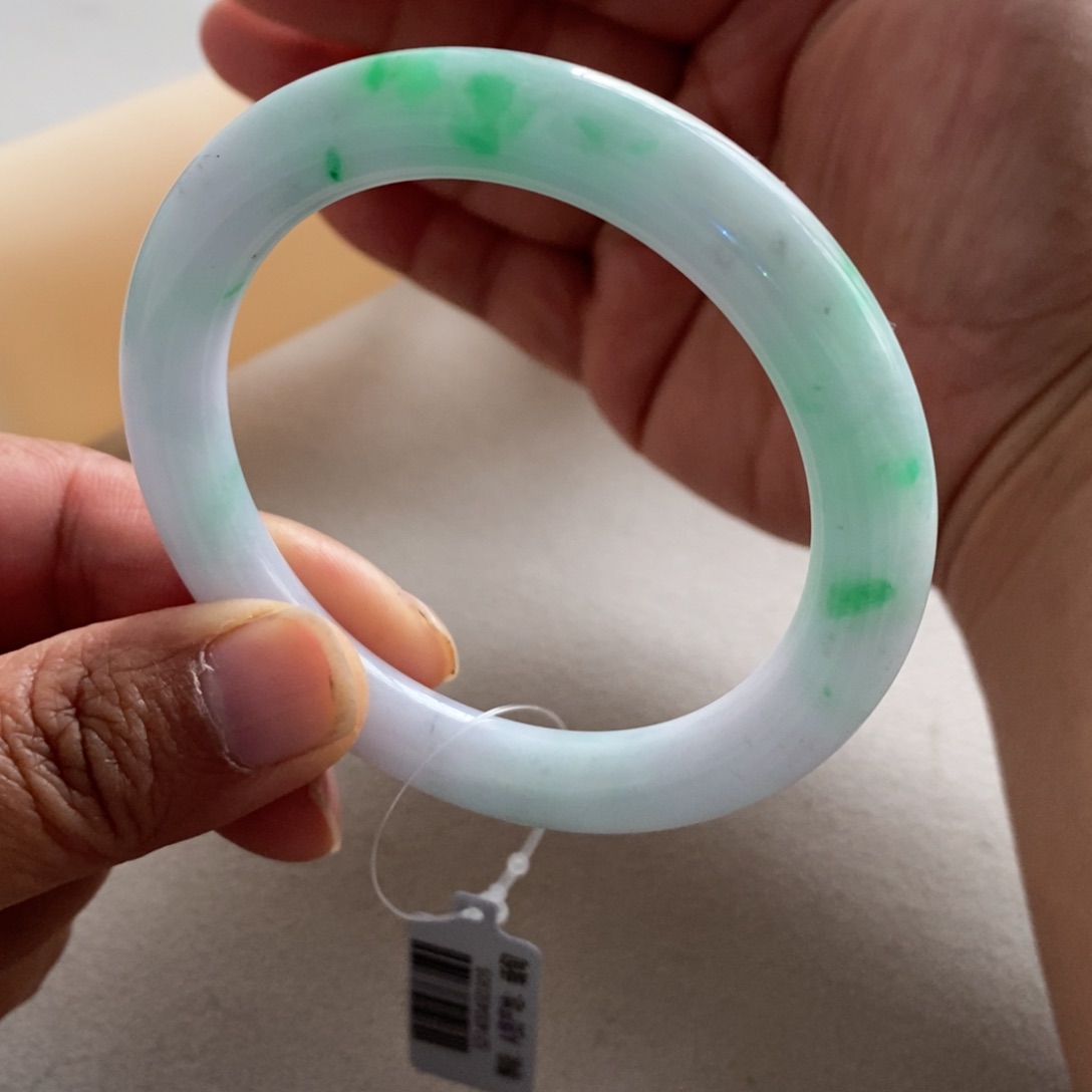 翡翠手镯（圆镯）未镶嵌天然翡翠手镯