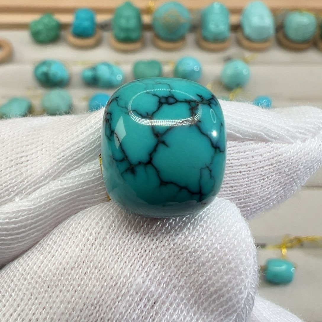 绿松石配饰未镶嵌