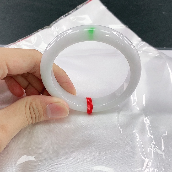 翡翠未镶嵌手镯圈58。40186