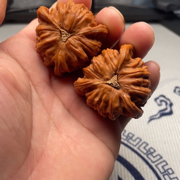 S***k吊坠文玩核桃三棱三棱三棱