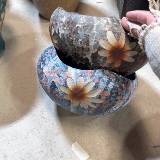 罐默认微瑕，有孔编号13-84