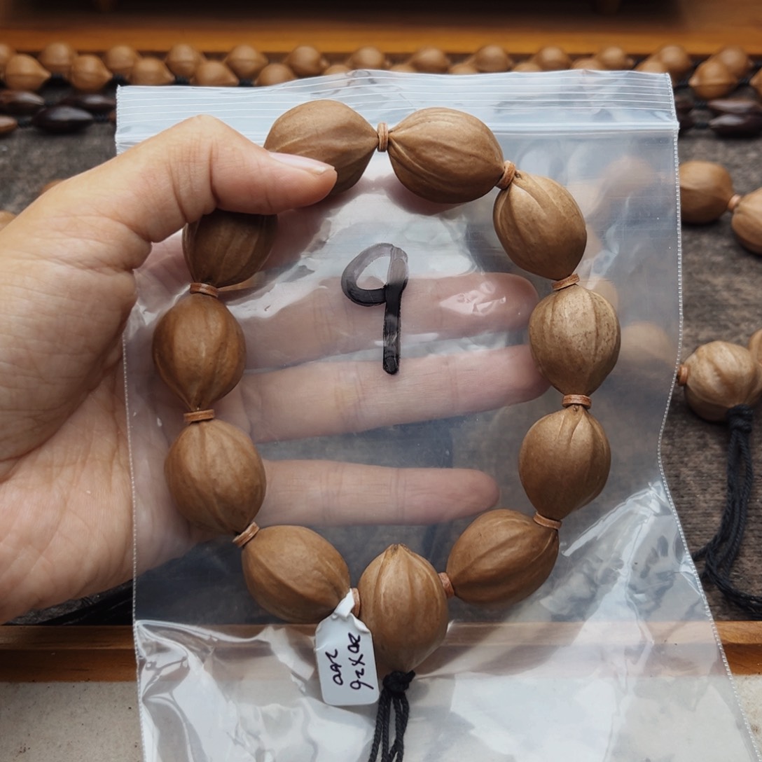 手串/手链橄榄核马*.9号，2.0×2.6四花梅林铁核