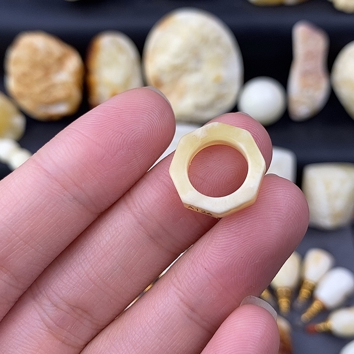 琥珀未镶嵌裸石10跑环a126