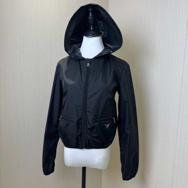 99新 Prada/普拉达 胸围48衣长50尺码40钢标Logo尼龙冲锋衣 Z0033