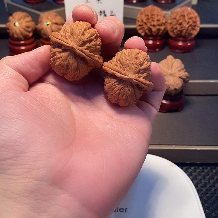文玩核桃把件咩*角白