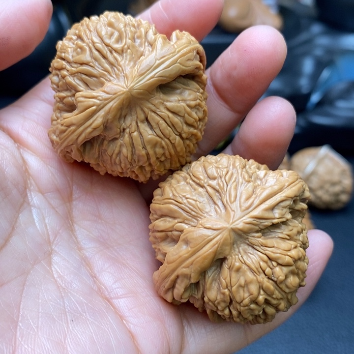 文玩核桃吊坠球疆42尺