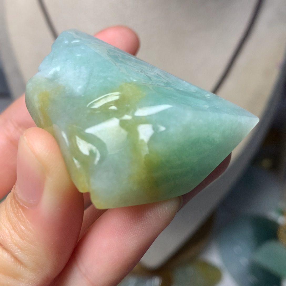 翡翠未镶嵌颈饰吊坠