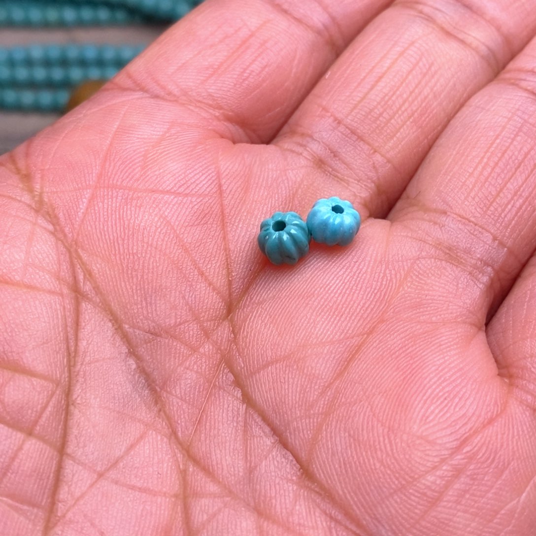 吾***莲绿松石未镶嵌挂件