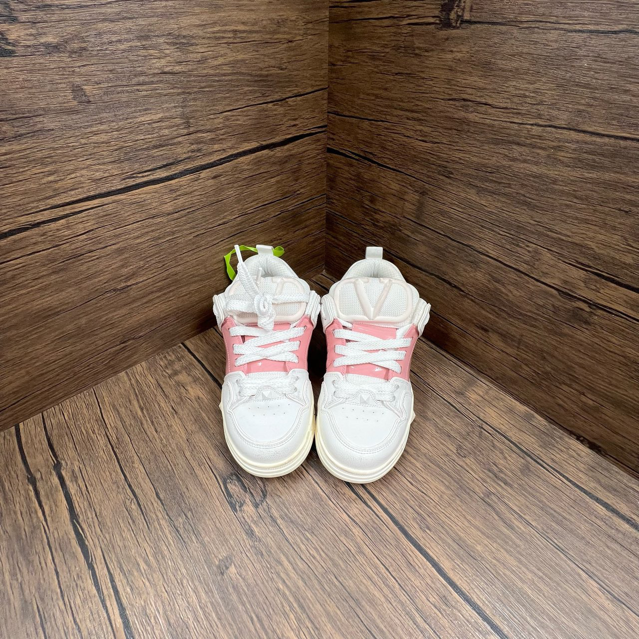 95新 Valentino/华伦天奴 白粉面包板鞋 36.5码/97新/无配件