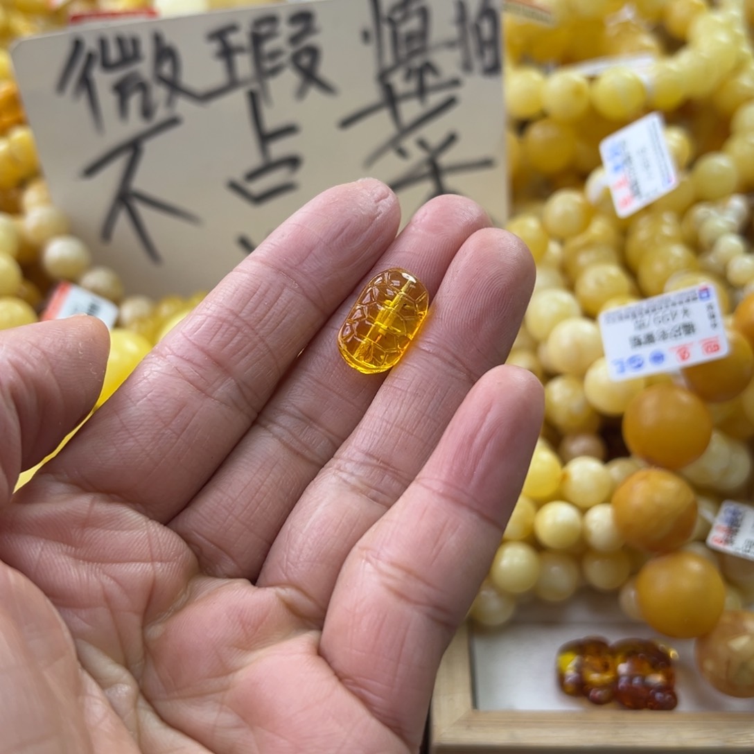 琥珀珠宝奇石未镶嵌