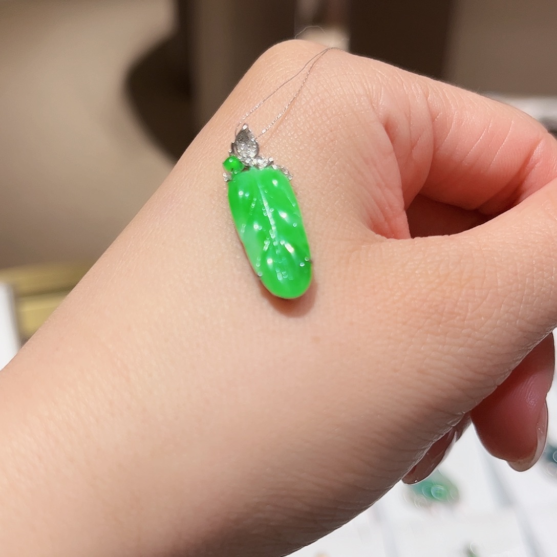 翡翠颈饰未镶嵌吊坠