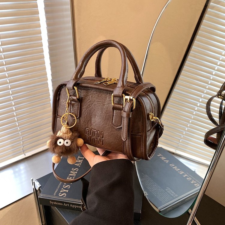 高质量时尚设计手提包包女2025新款百搭上班通勤小方包单肩斜挎包