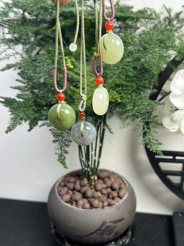 新疆和田玉平安扣浅晴水色温润素雅冰冰透透，多样性发货拍一发一