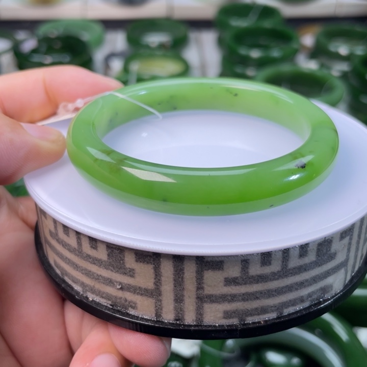 和田玉（碧玉）手镯未镶嵌