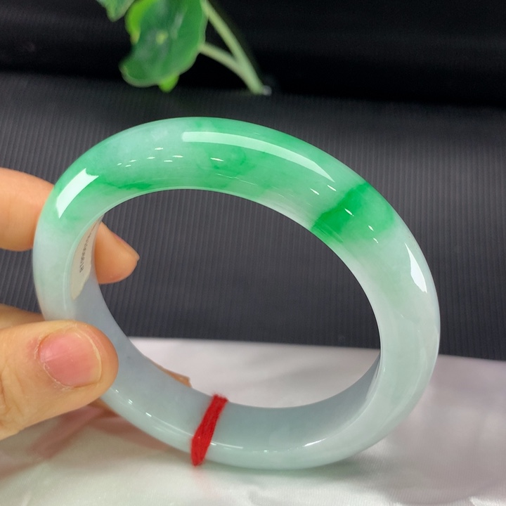 翡翠手镯未镶嵌正圈57