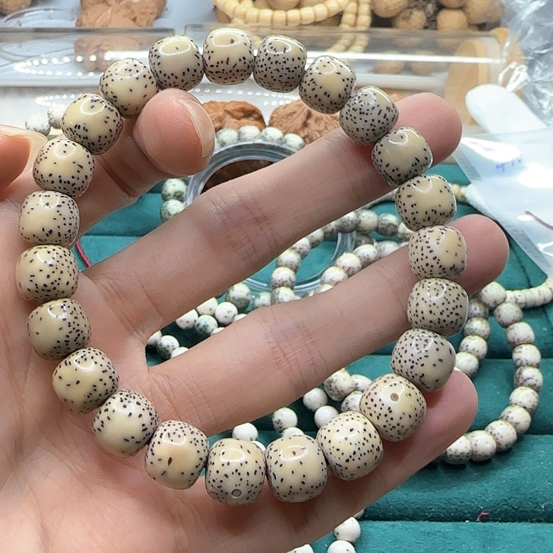 星月菩提手串原生态石玉料同枝果单圈