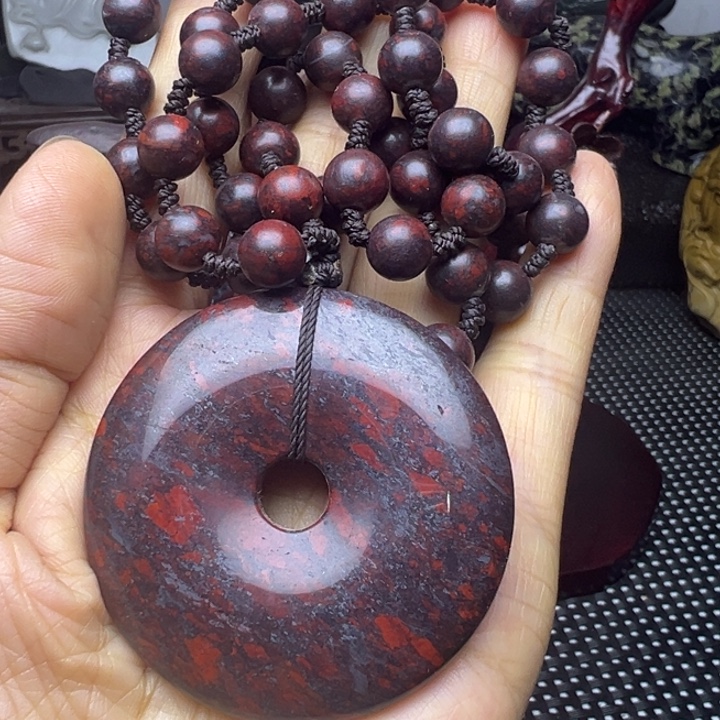 泥塑红伊盯 平安扣带链