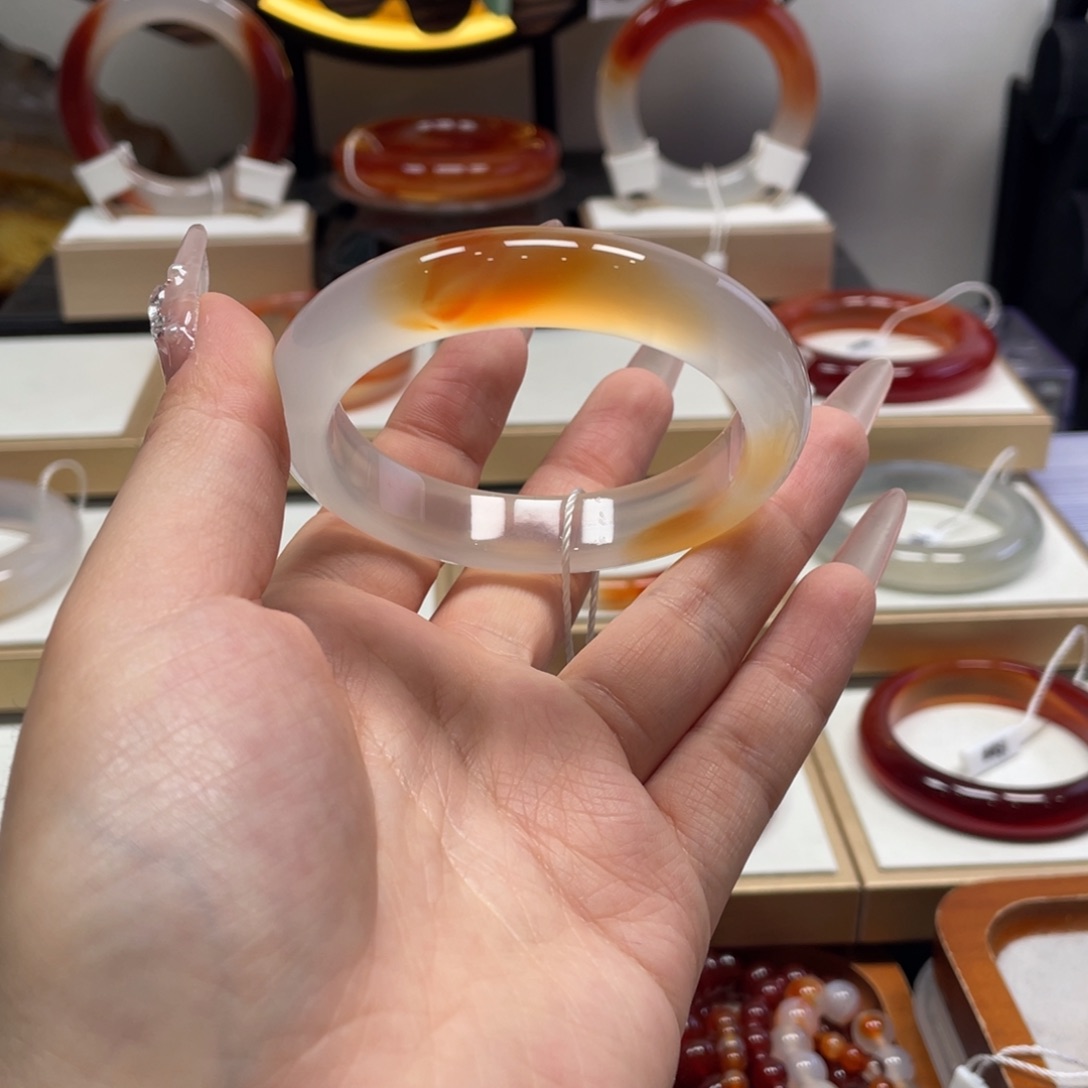玛瑙/玉髓未镶嵌手镯