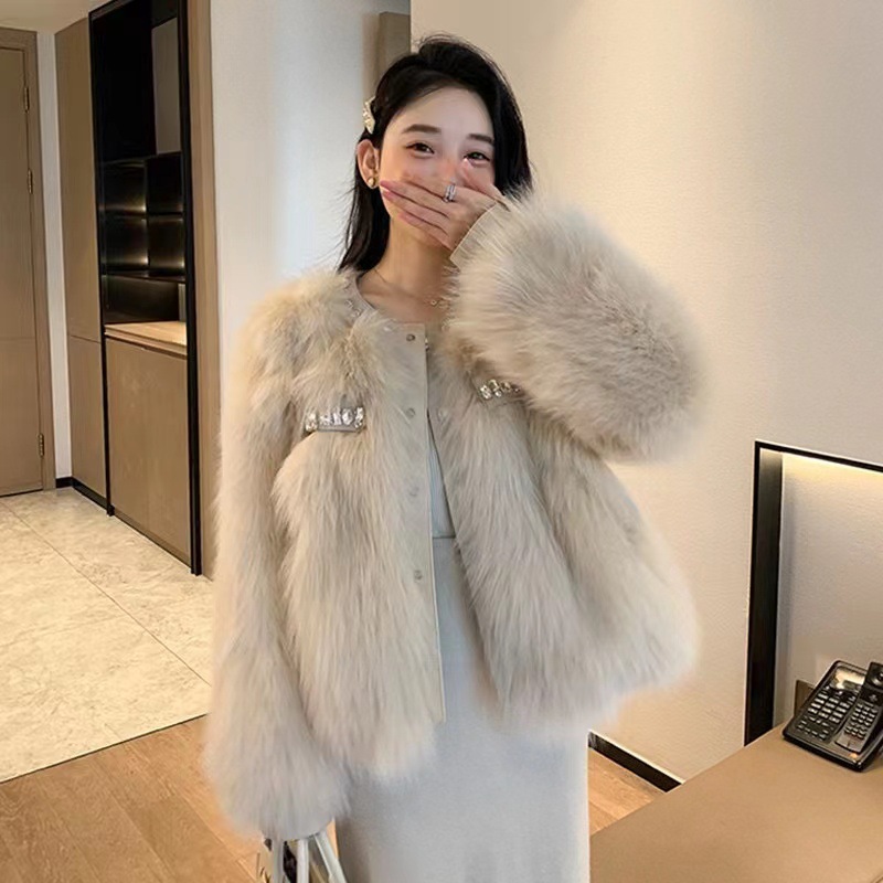 小香风轻奢镶钻圆领仿狐狸毛皮草女冬加棉法式洋气钉珠毛毛外套