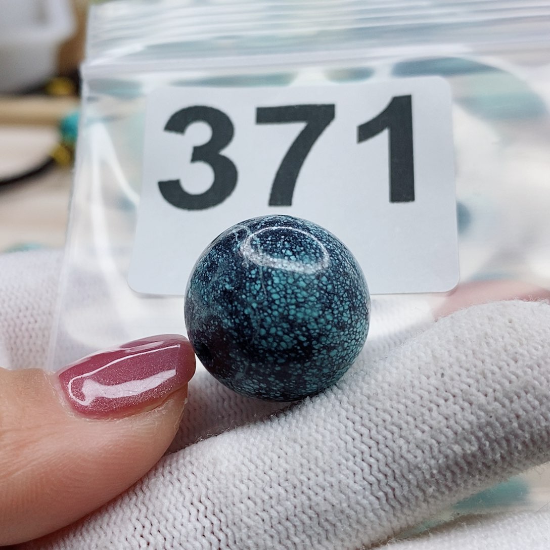 绿松石颈饰未镶嵌