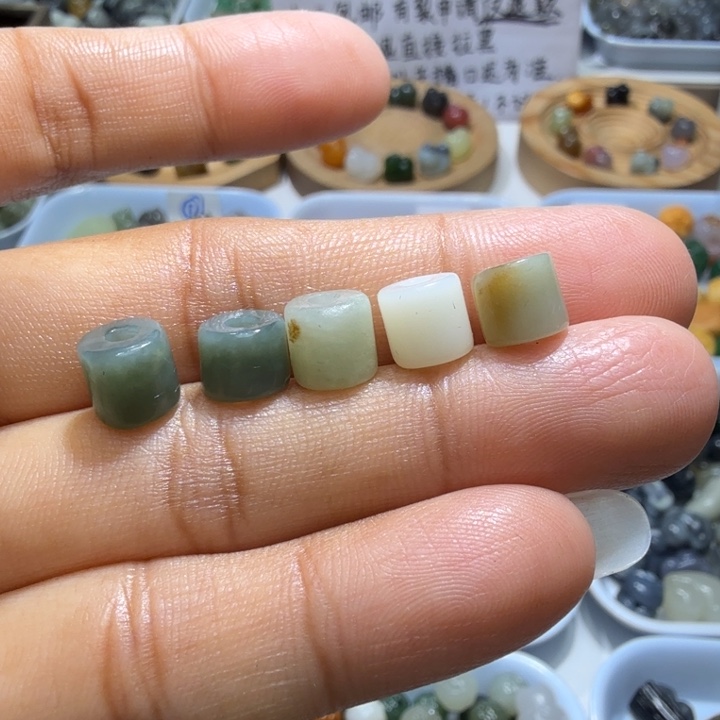 和田玉未镶嵌珠宝奇石