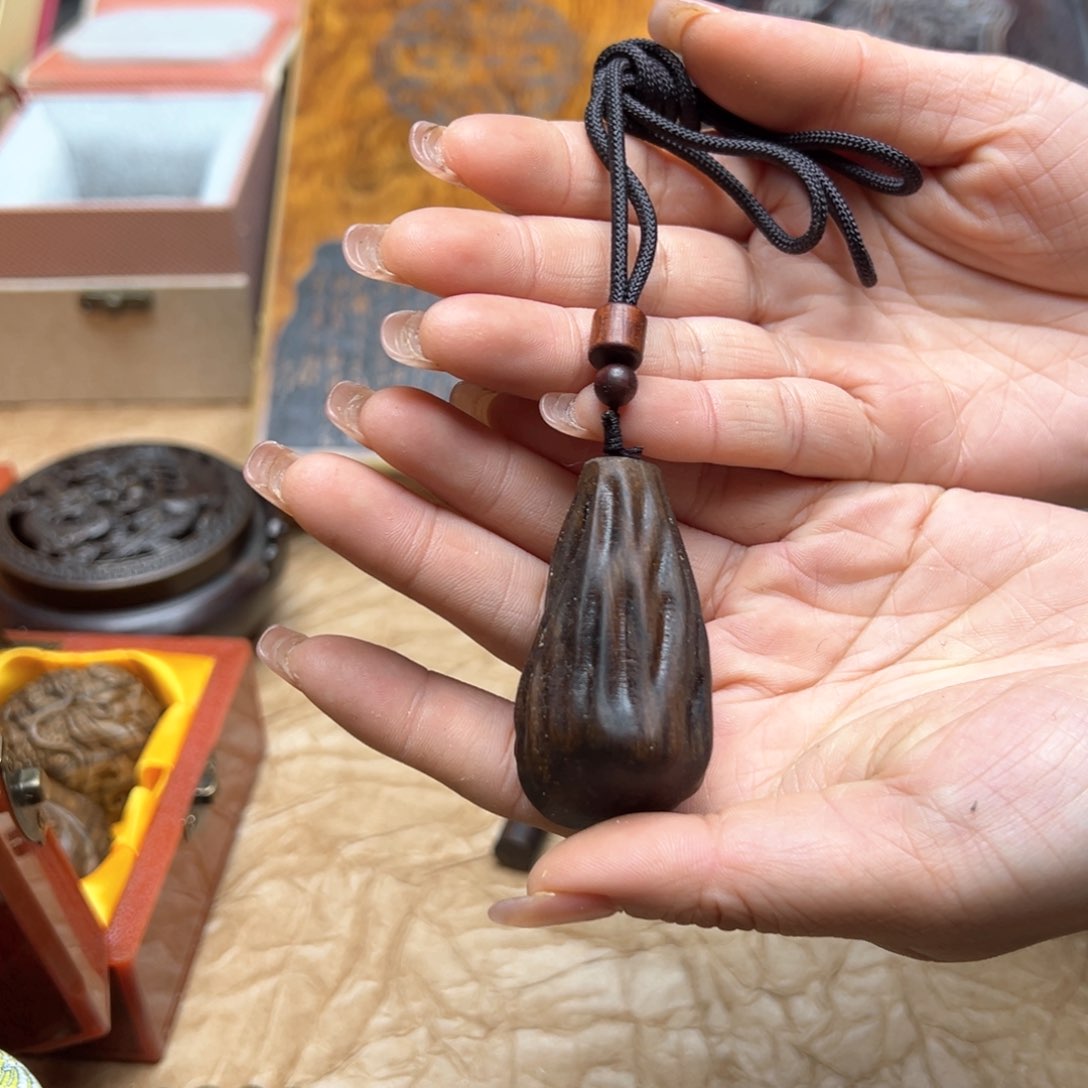 大叶紫檀（黑酸枝木类）