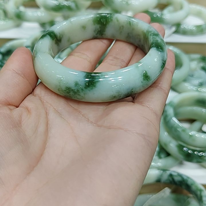 透闪石-蛇纹石玉手镯未镶嵌肖****Y