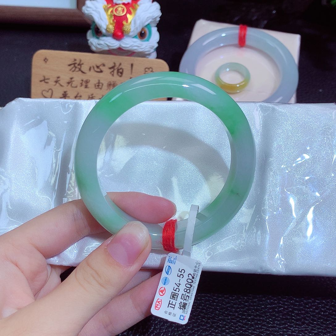 翡翠未镶嵌手镯8002