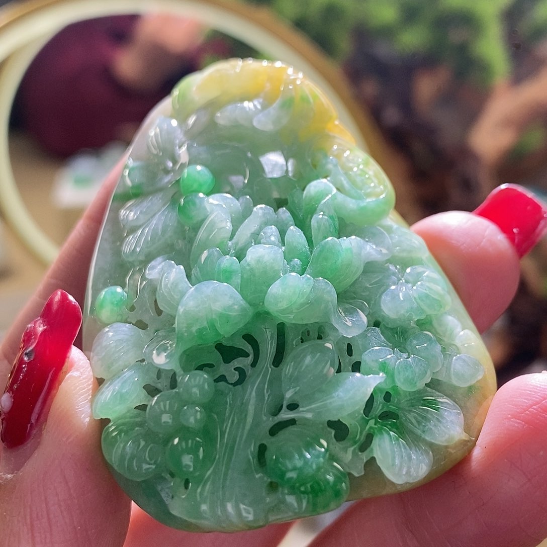 【闪购商品】翡翠颈饰未镶嵌喜上眉梢